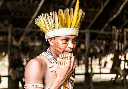 Indígena no amazonas